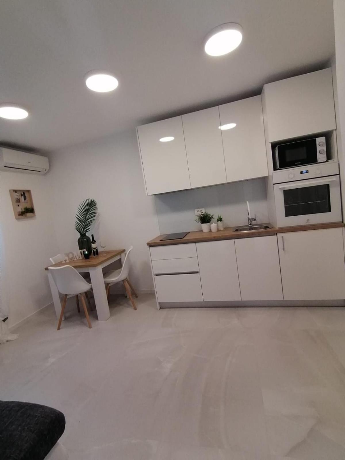 Apartmani Zoric Vodice Værelse billede